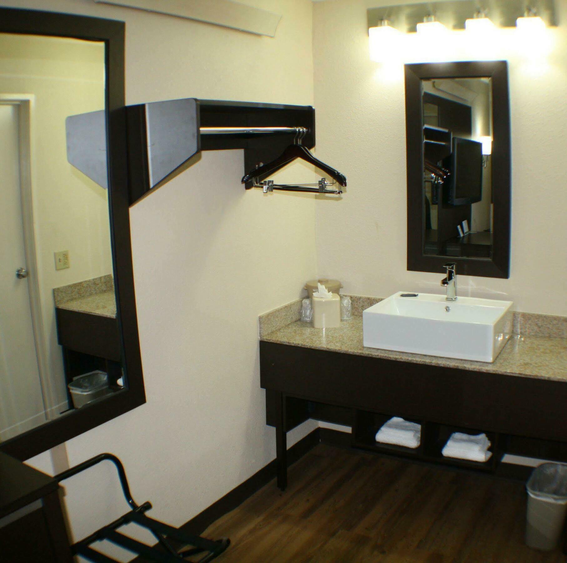 Red Roof Inn Plus+ Nashville Fairgrounds Екстериор снимка